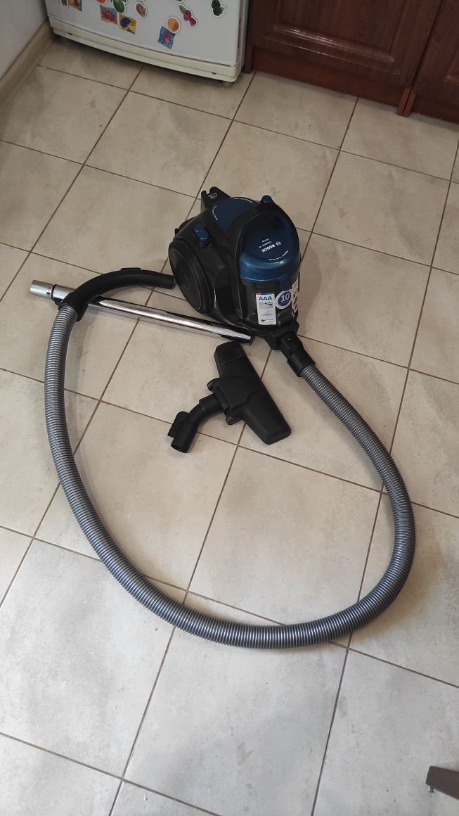 Пилосос  Bosch .