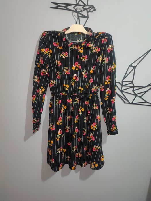 Elegancka krótka sukienka mini wiskoza Cropp XS