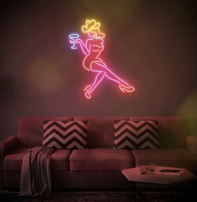 Трендовая LED неоновая вывеска «Девушка с коктейлем» (USB)