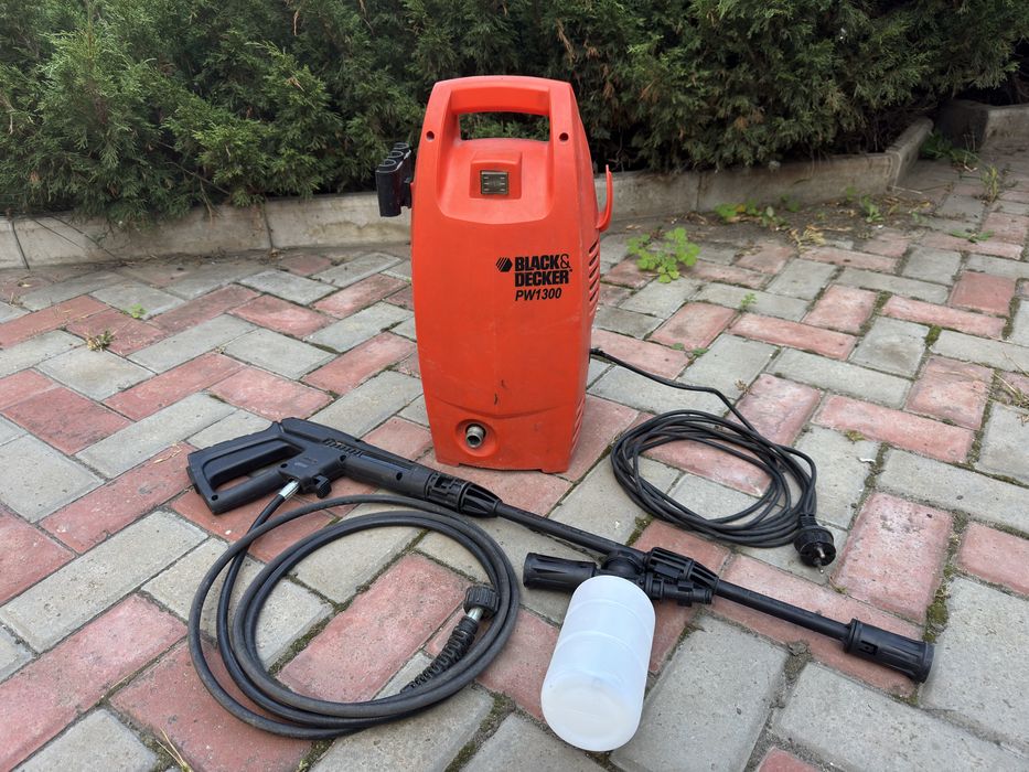 Мойка высокого давления Black & Decker PW 1300 B (100 бар)