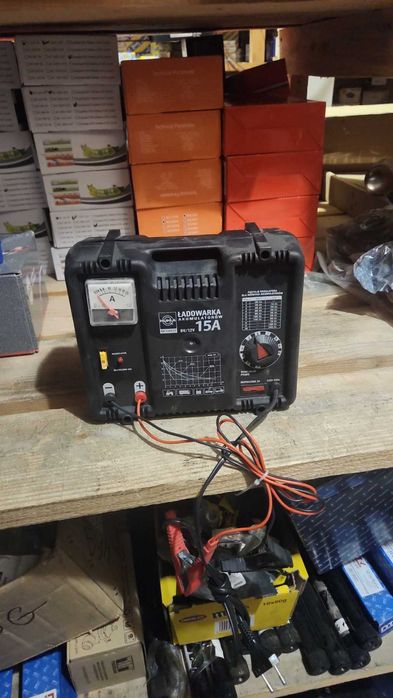 Зарядний пристрій для акумуляторів AGM різної потужності 12/24V