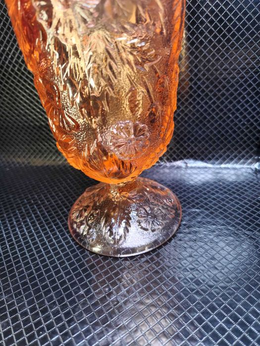 Wazon z różowego szkła - Poziomki - Eryki Trzewik Drost HSG Ząbkowice