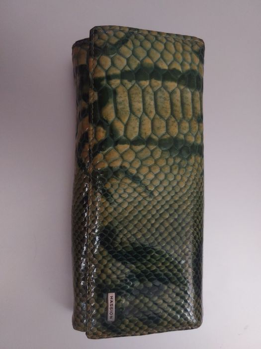 Piekny duży portfel skórzany zielony skóra wężowa stan idealny