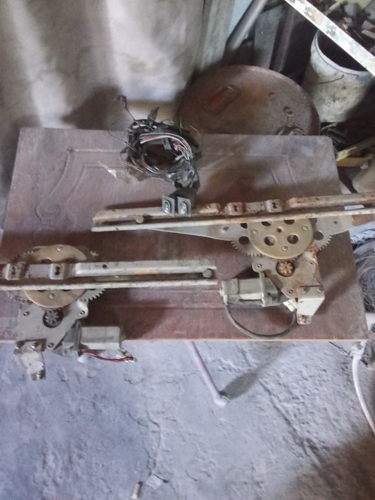 Стеклоподъёмники универсальные