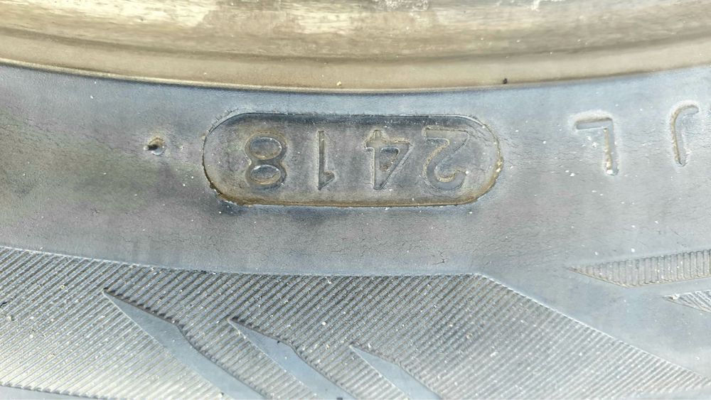 225/45R17 Laufenn зимові шини (комплект)