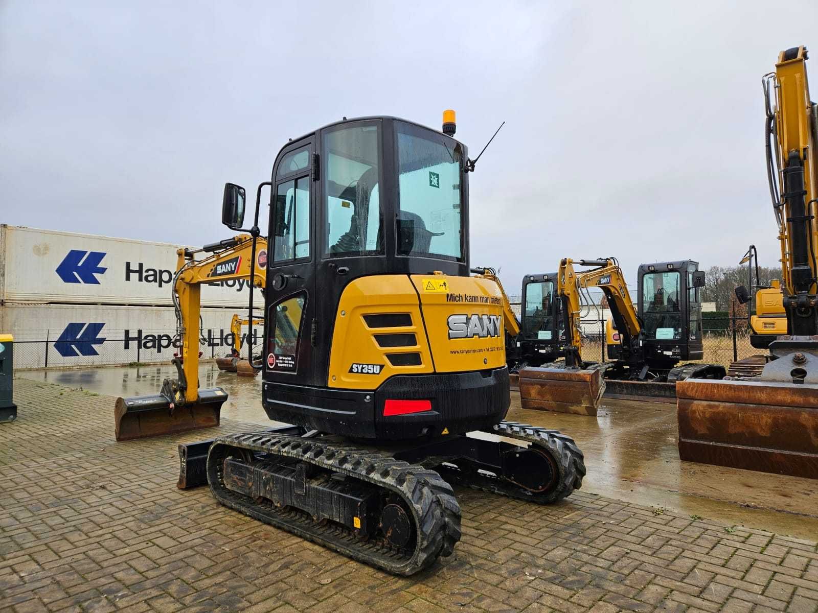 Mini giratória escavadora SANY Apenas  339h com 3870Kg