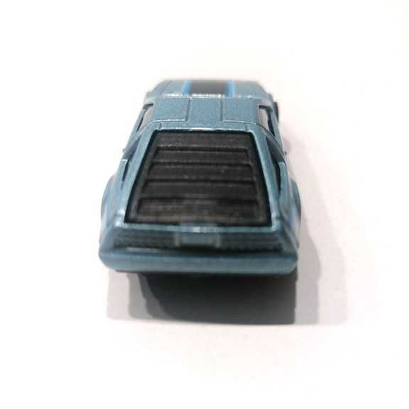 Miniatura DMC - DeLoren da Hot Wheels