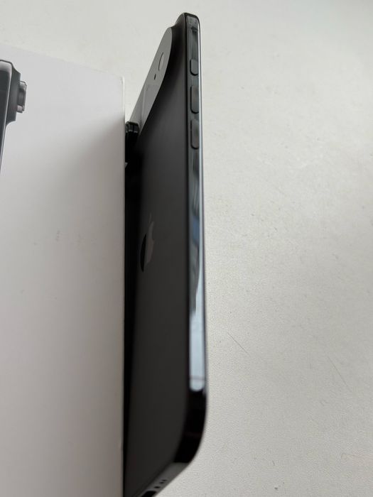 iPhone 17 air 256 GB на гарантии идеальное состояние