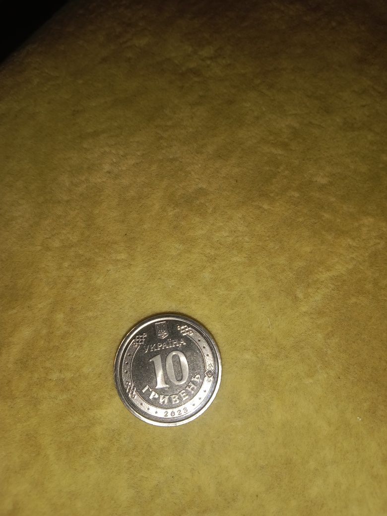 Монета номиналом 5 гривен