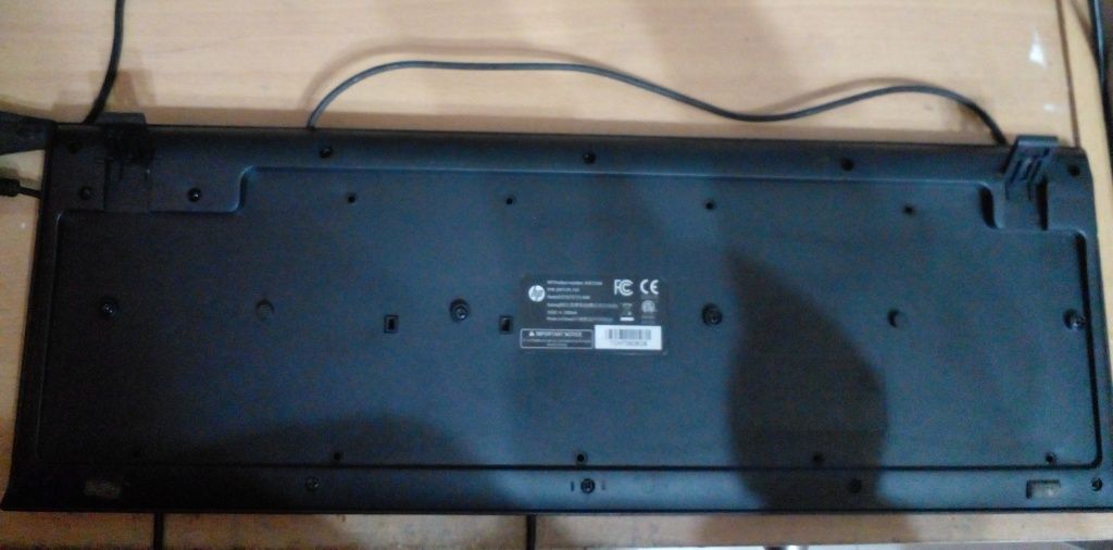 Teclado HP grande e em bom estado