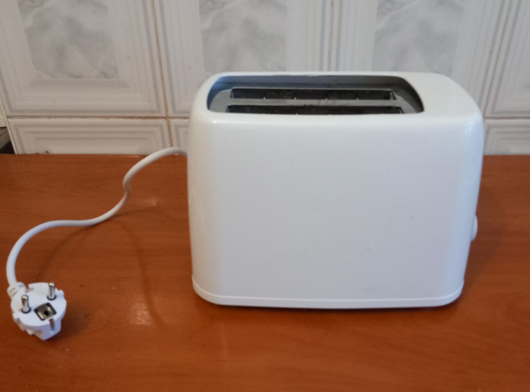 Toster Home Essentials na 2 tosty z tacką na okruchy  Nowy w kartonie