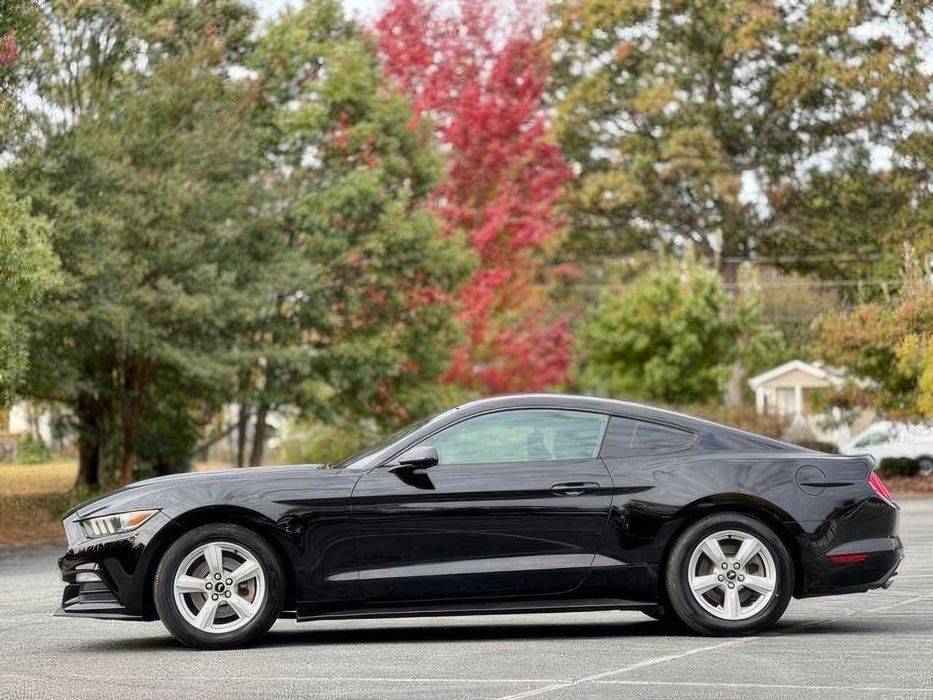 Ford Mustang V6      2017