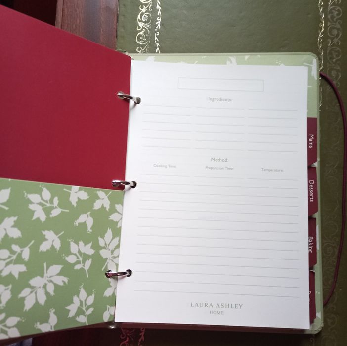 Laura Ashley книга для рецептів