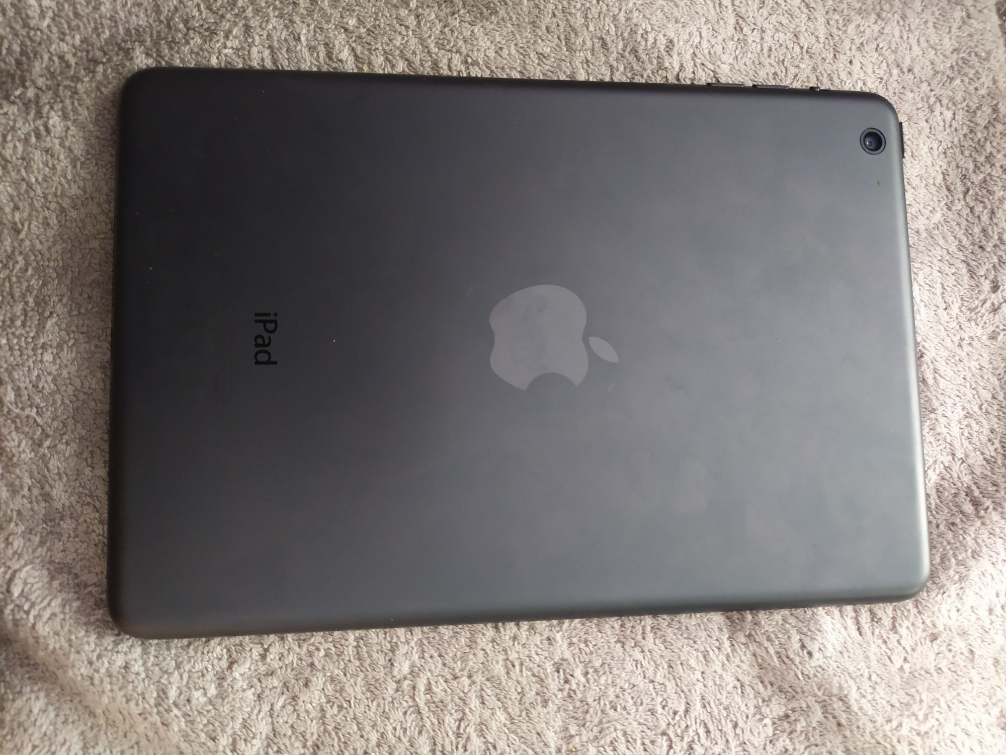 iPad 16 GB, czarny, MD528FD/A