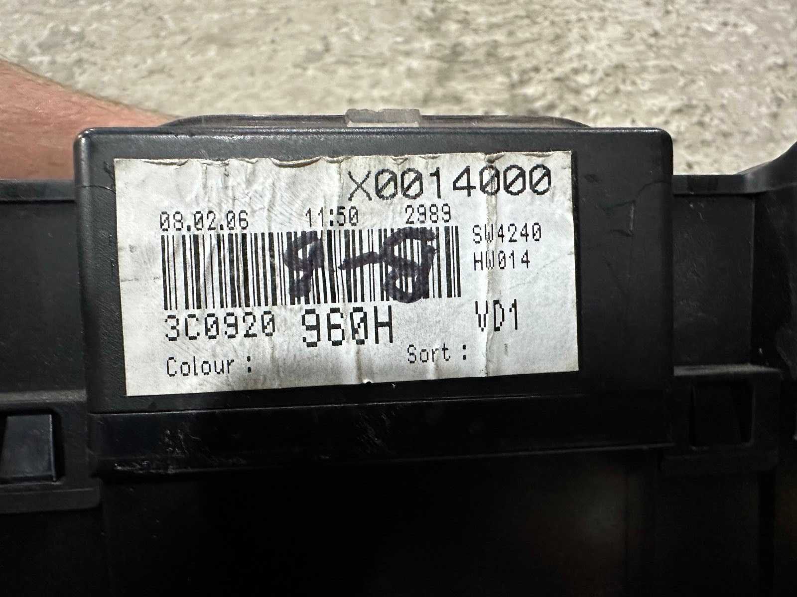 Приборная панель щиток VW PASSAT B6 3C0920960H