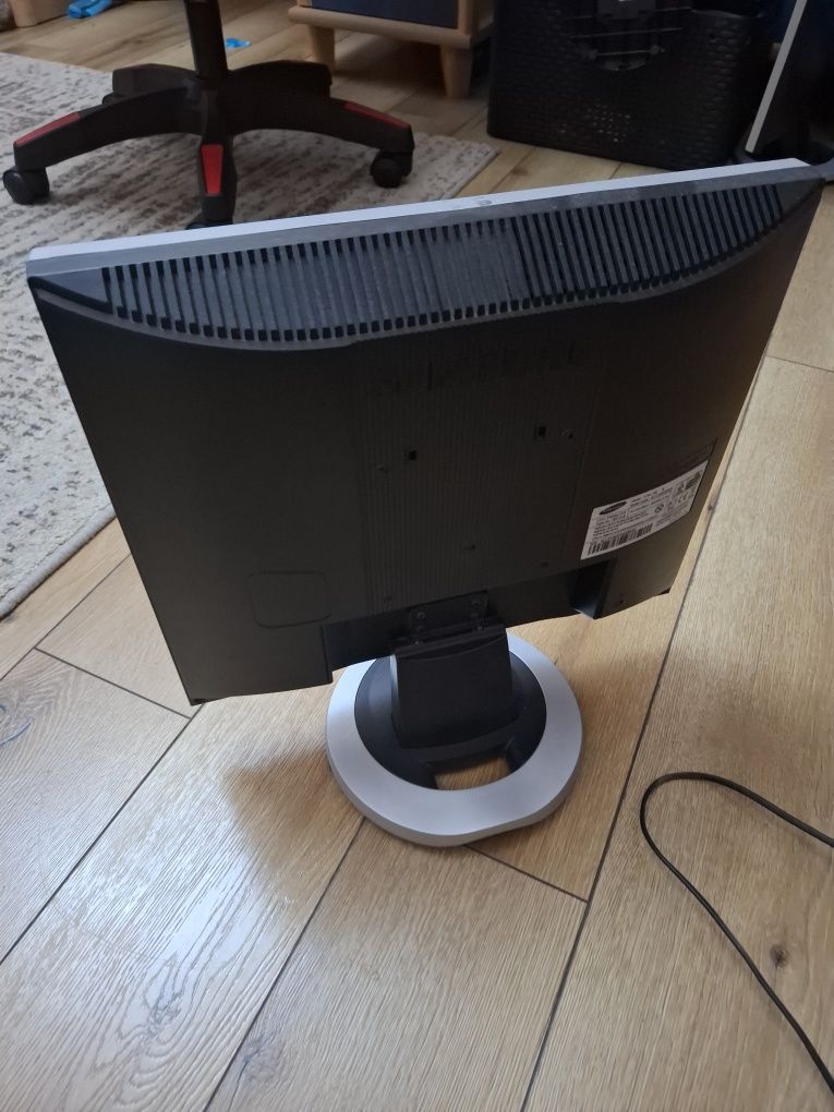 2 monitory pc Samsung