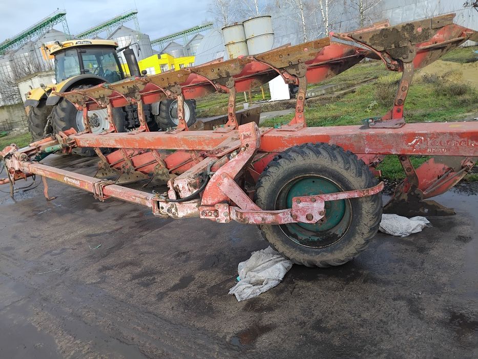 Продам Плуг усі питання по телефону.