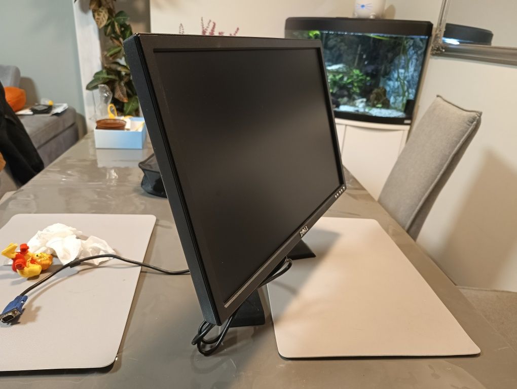 Monitor LCD Dell E228WFPc 22 " 1680 x 1050 px Tn
4,4/5