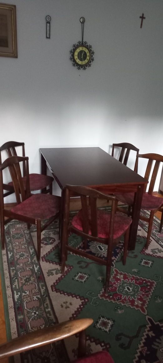 Stół rozkladany + 6 krzesel. PRL Meble wloclawek.