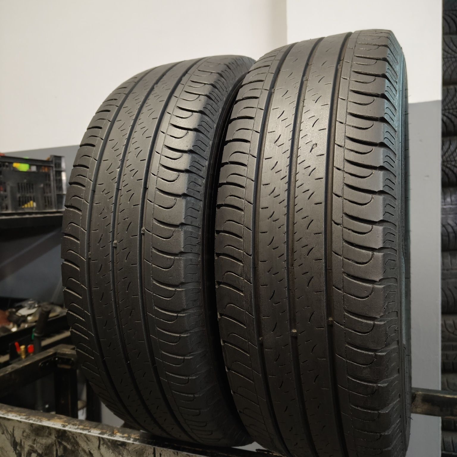 205/65/16 C Sprzedam parę opon letnich Goodyear