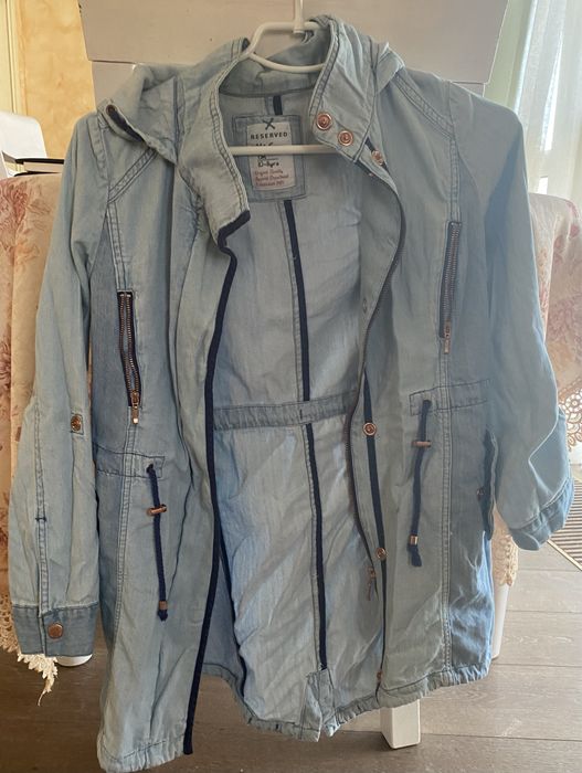 Продам джинсовую детскую куртку