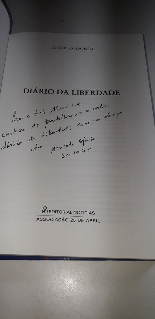 Diário da Liberdade - Aniceto Afonso (Assinado pelo autor)