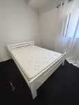 Cama de casal em madeira, completamente restaurada, e colchao