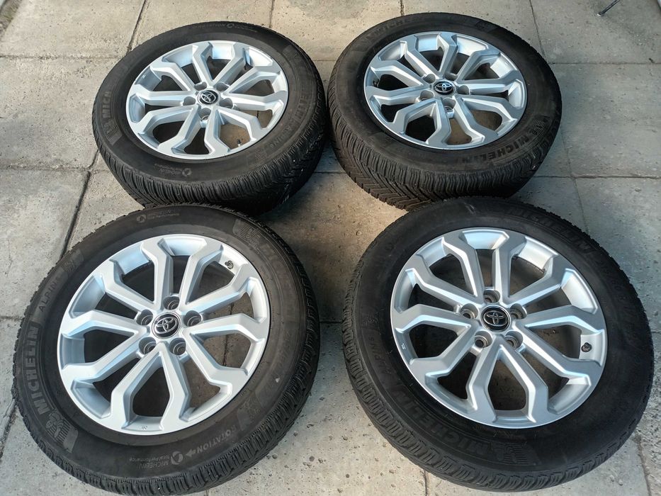koła felgi opony corolla cross 215/60 R17
