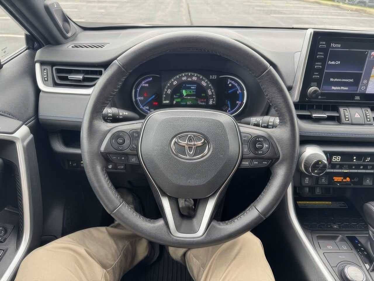 Toyota RAV4 Hybrid XSE 2021