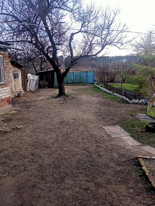 Продается участок16000 дол.