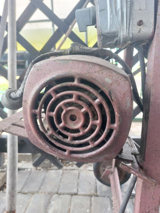 Piła cyrkulatka krajzega na siłę