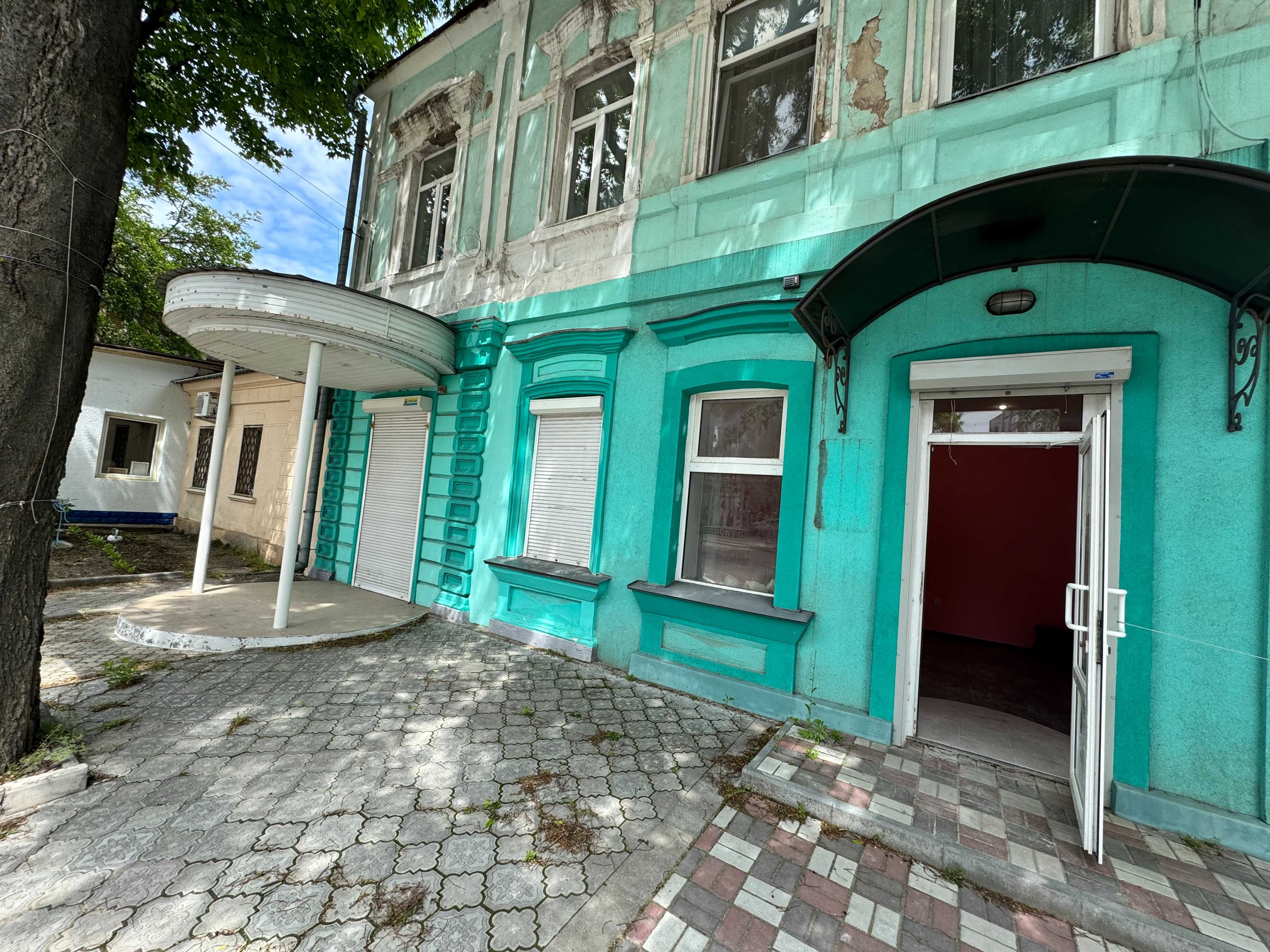 Адмірала Макарова 5 кутів 80 кв.м. фасад ремонт гарне місце