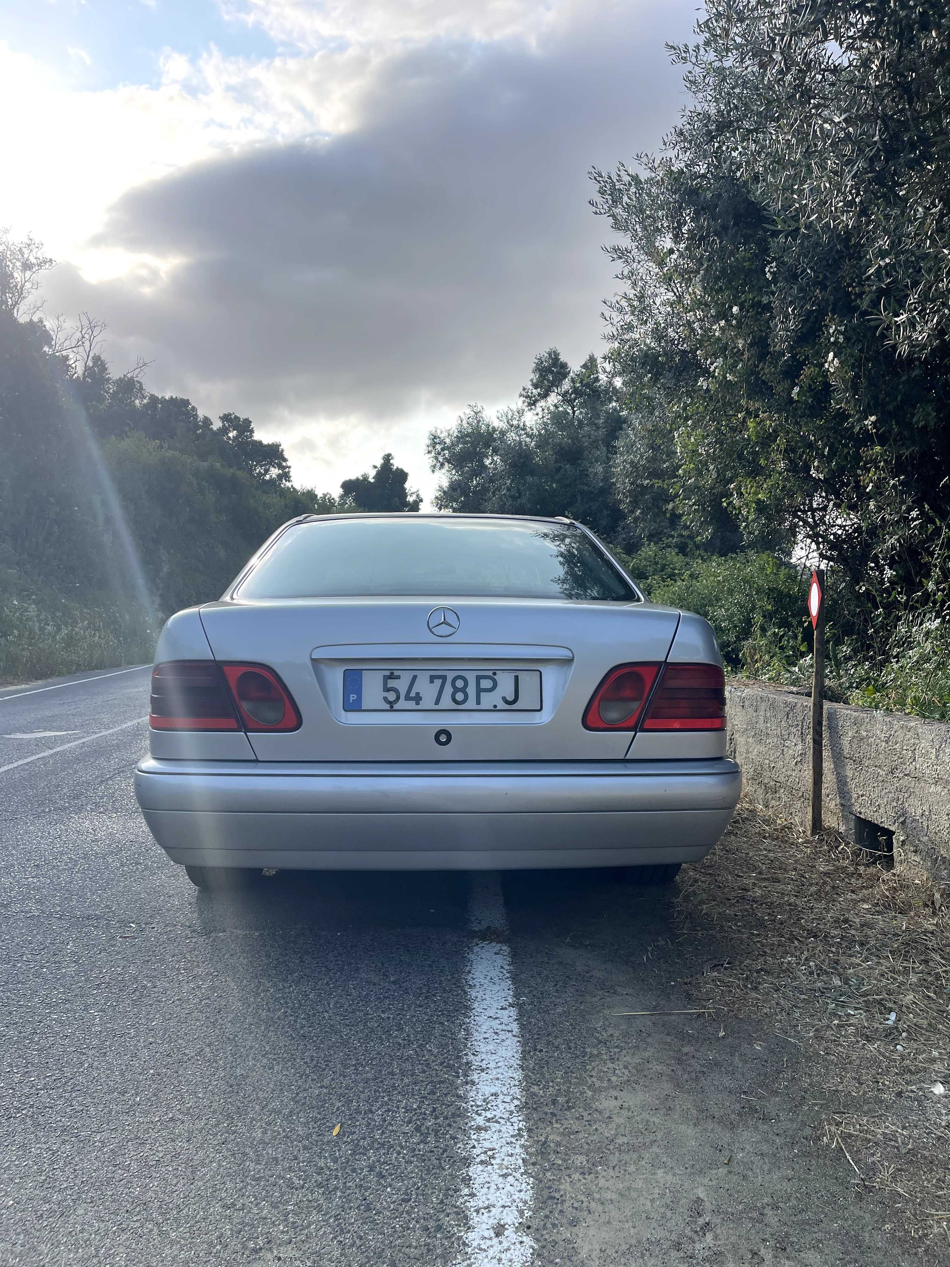 Mercedes Benz E220