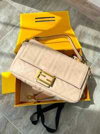 Жіноча сумка бежева в стилі Fendi,живі фото/Повний комплект,lux шкіра