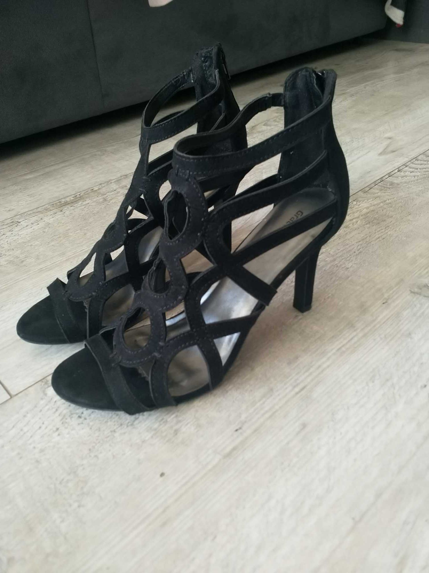 Buty na obcasie 39/40 czarne