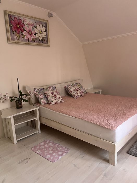 Оренда будиночку з сауною в лісі, біля води.