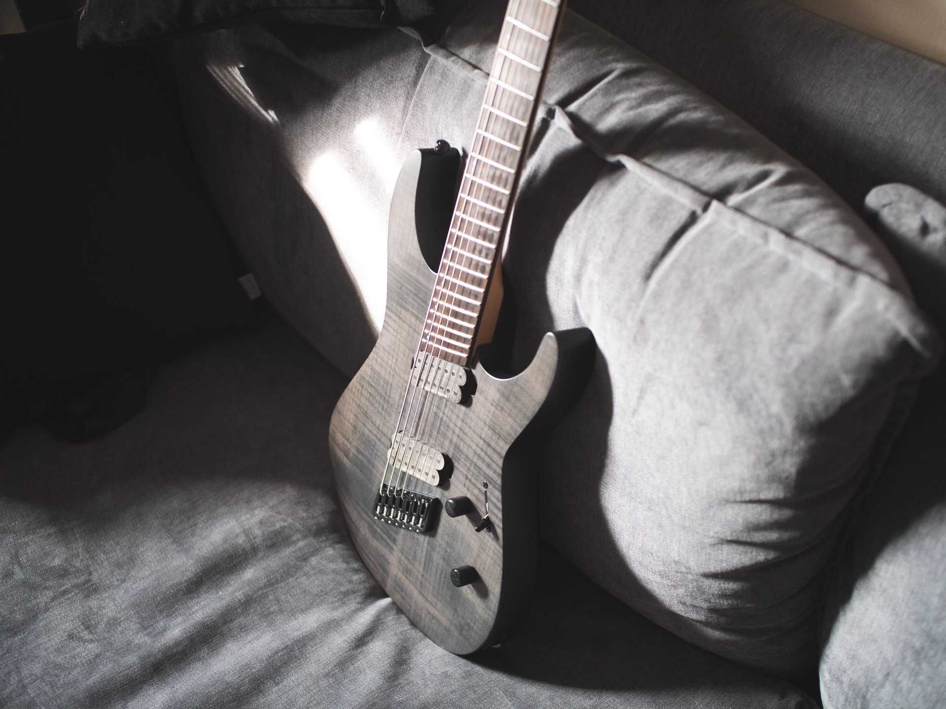 Gitara elektryczna 7 strunowa LTD M-1007 MULTI-SCALE