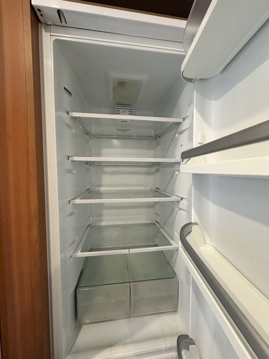 Вбудований холодильник ARISTON BCS 333 GE