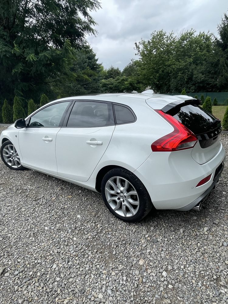 Volvo V40  Ocean Race D2 2.0 pano/kamera/skora/ful
