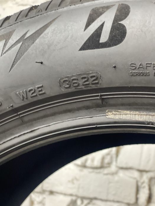 Шини Резина ЗИМА 225/55 R17 Bridgestone Blizzak LM005