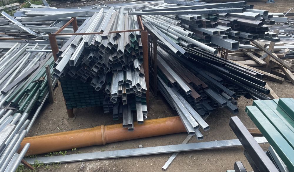 Profile stalowe zamkniete II gatunek Słupek ogrodzeniowy kształtownik