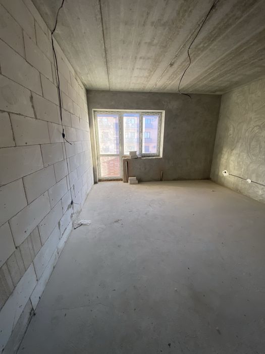 Продаж 2кім квартири на вул 8 Березня