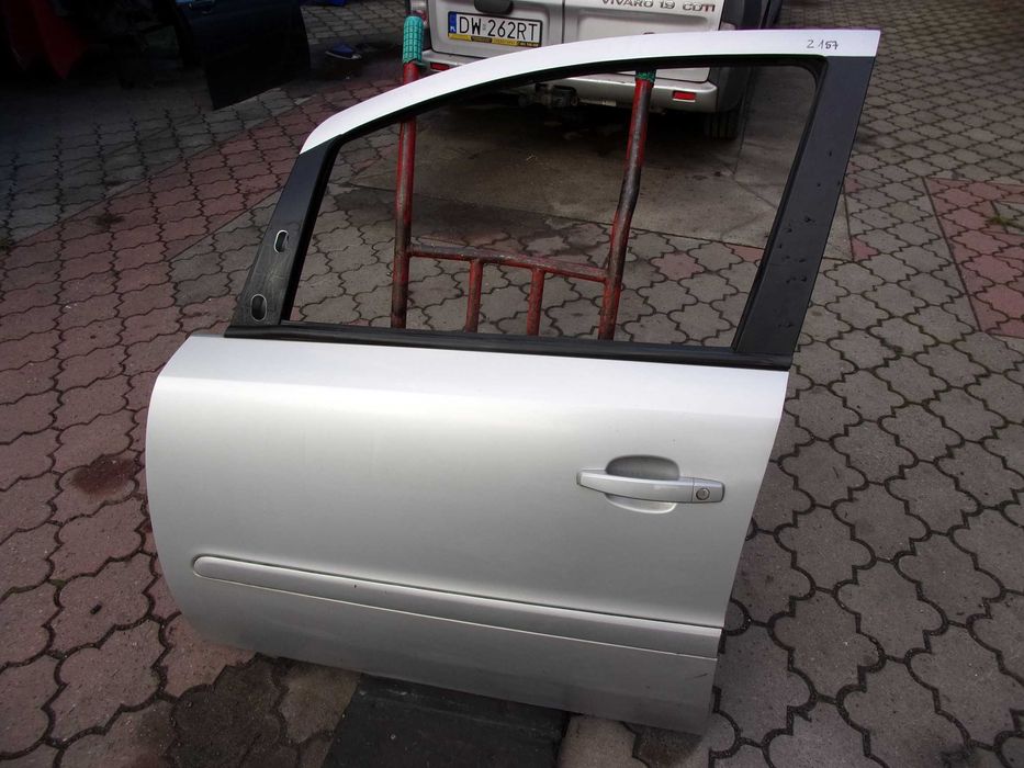 Drzwi przednie lewe OPEL ZAFIRA B Z157