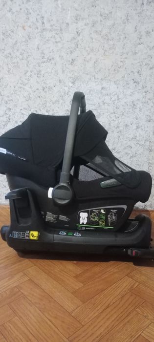 Автокресло Bugaboo Turtle Air by Nunaз базою isofix