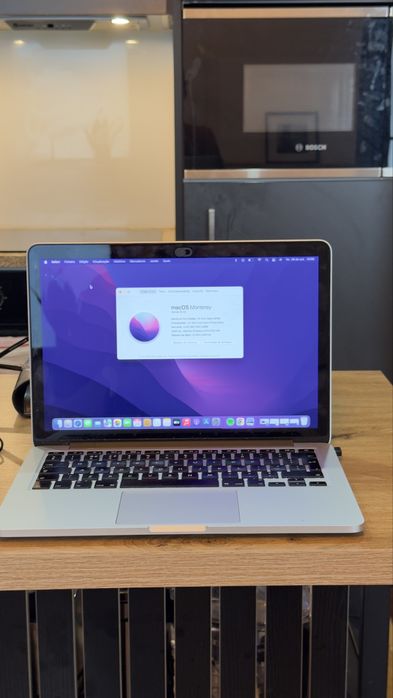 MacBook Pro 13” Retina (2015) – i5 2.7GHz • 8GB RAM