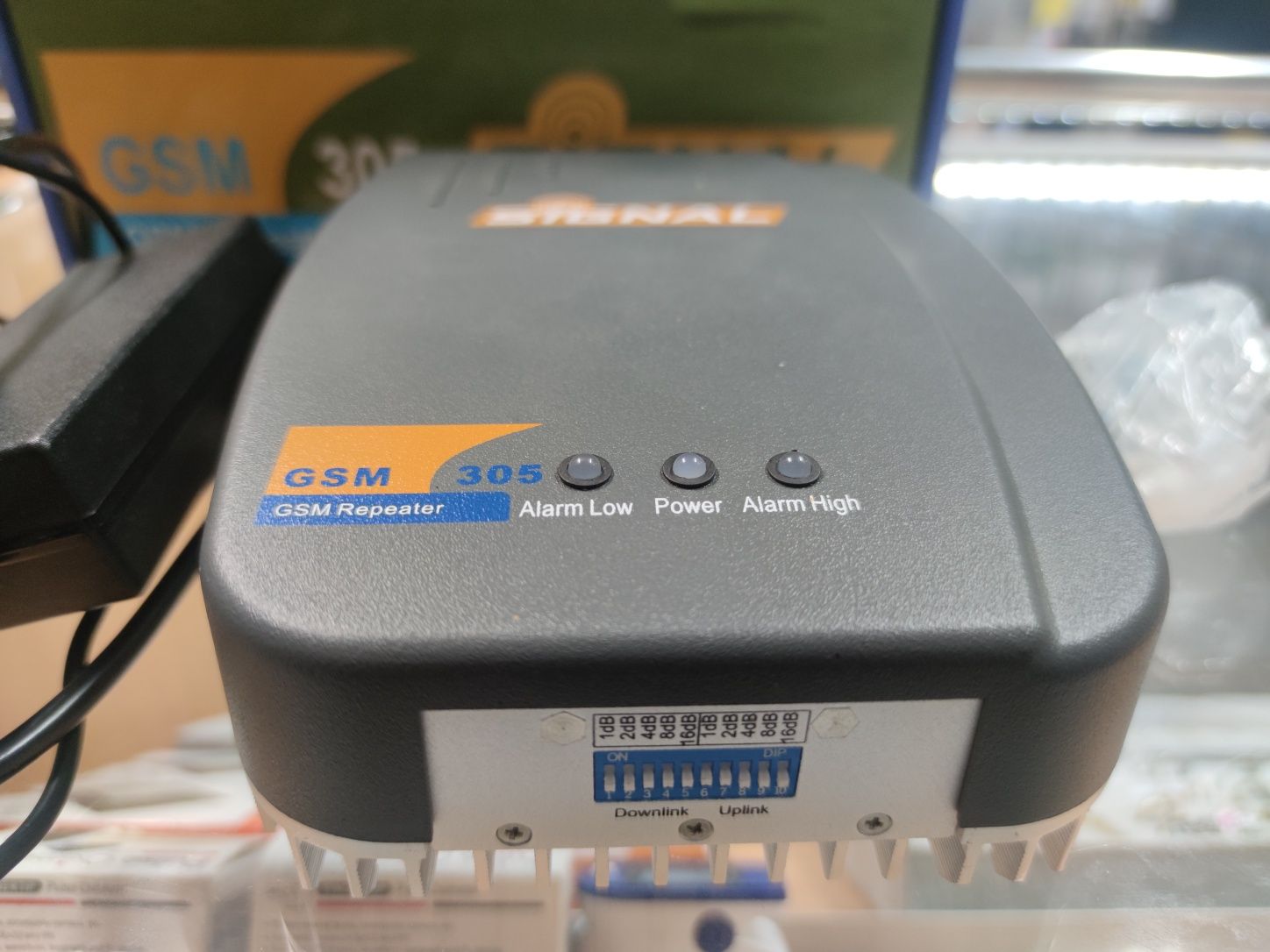Wzmacniacz sygnału GSM Repeater Signal GSM 305 komis Madej Tarnów