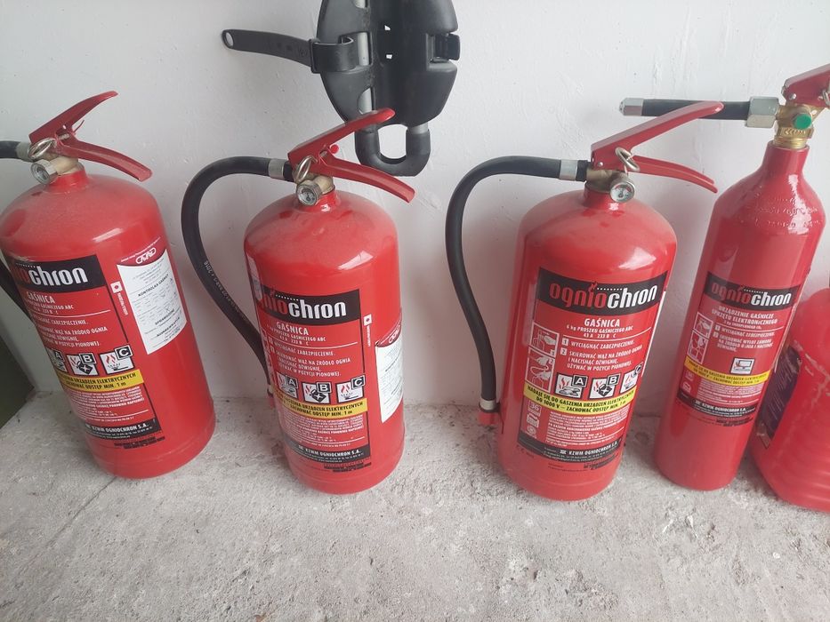 Gaśnice proszkowe i CO2 4 szt