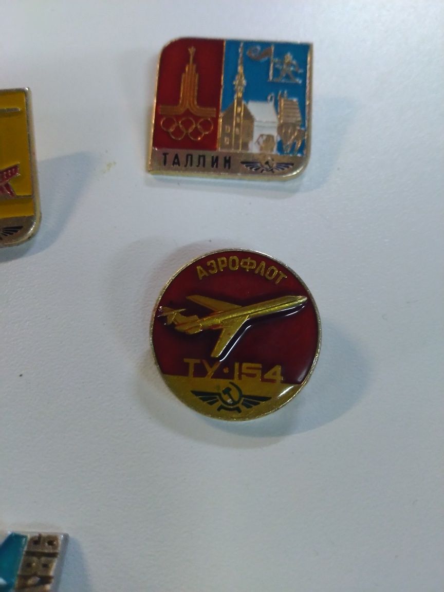 Pins da Aeroflot, companhia aérea Russa