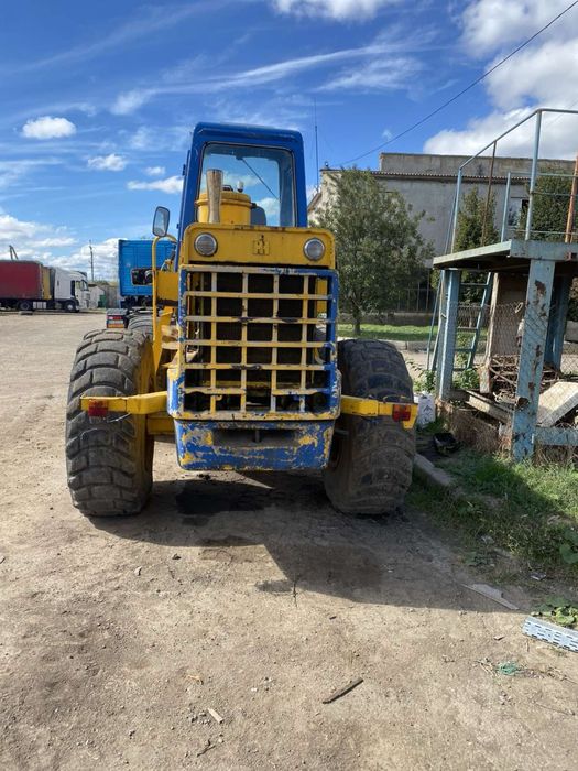 Продам погрузчик Harvester