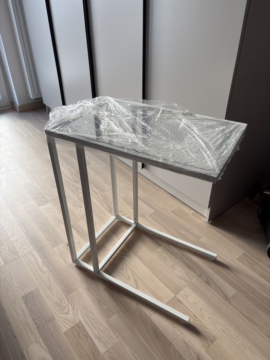 Stolik biały pomocniczy stolik pod laptopa ikea VITTSJÖ